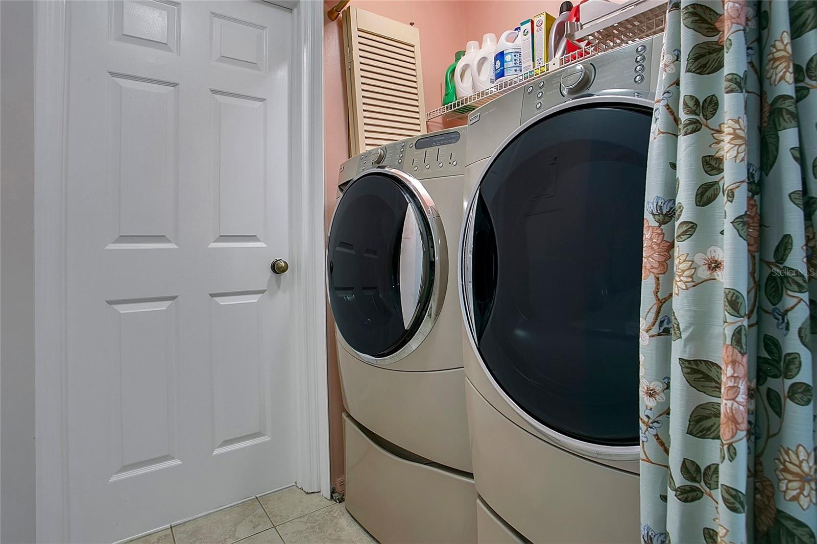 LAKE PINELOCH VILLAGE CONDO 03 - Residential