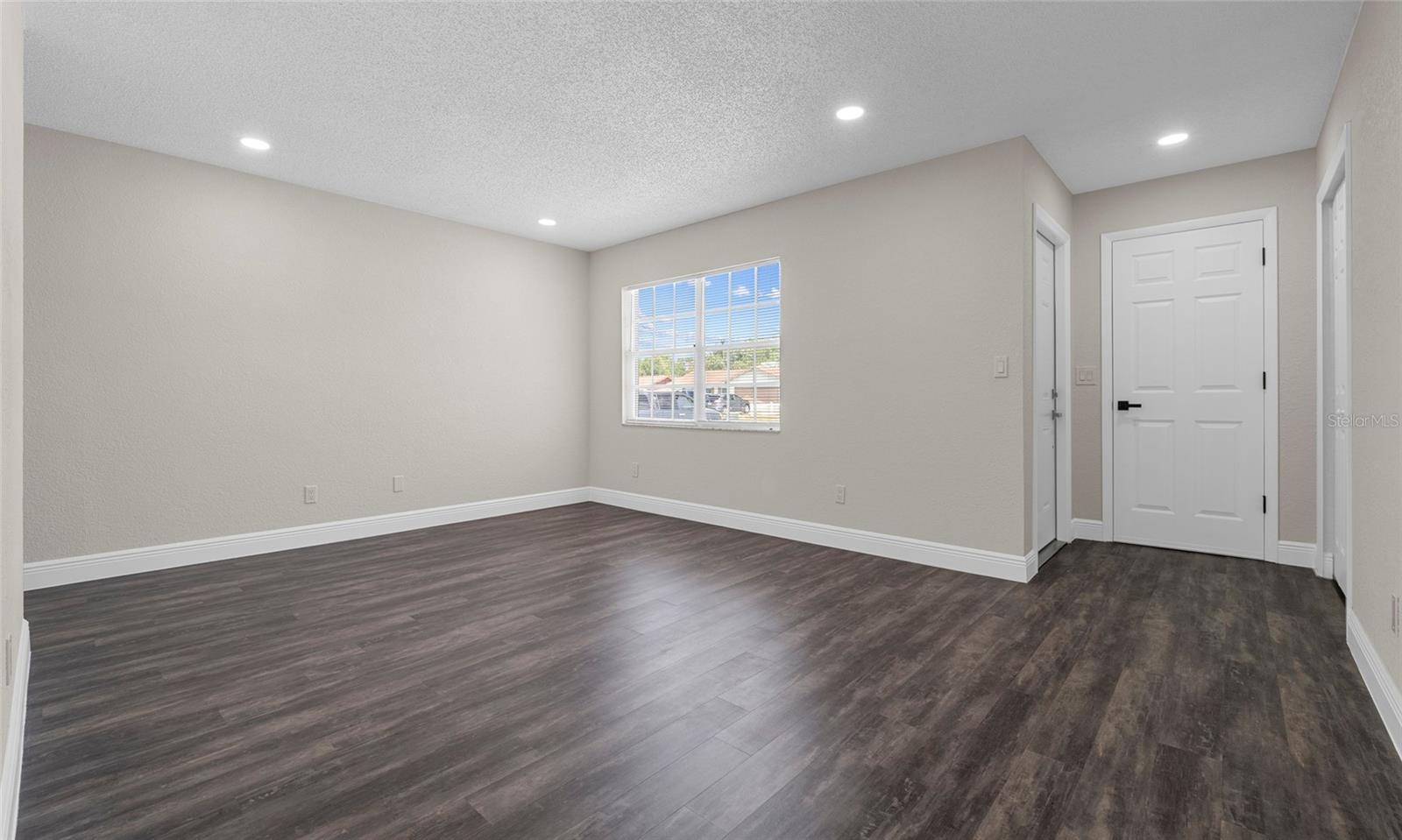 1204 CROYDONWOOD CIRCLE
