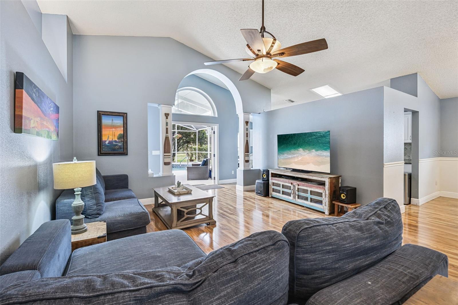 HUNTERS CREEK TR 115 PH 01 - Residential