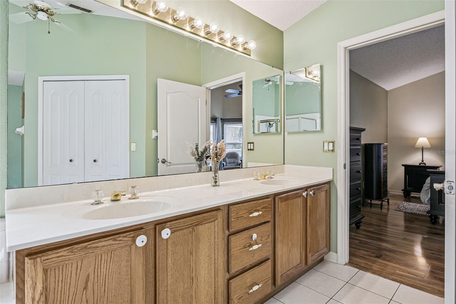 HUNTERS CREEK TR 115 PH 01 - Residential