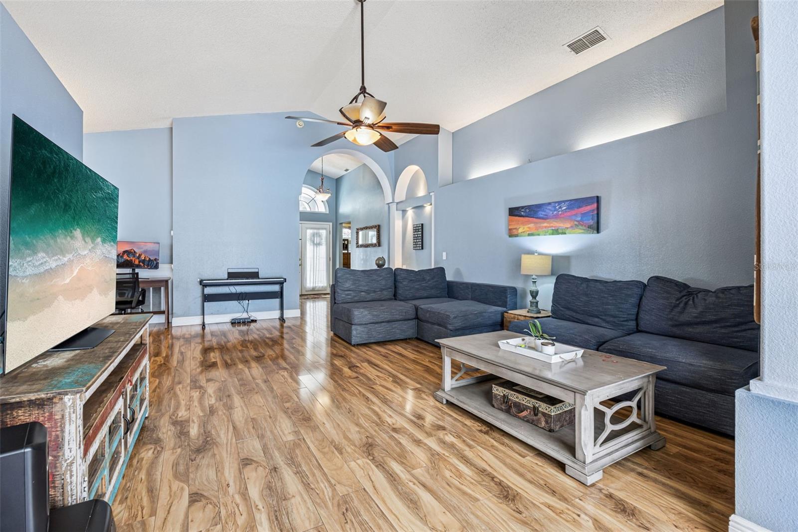 HUNTERS CREEK TR 115 PH 01 - Residential