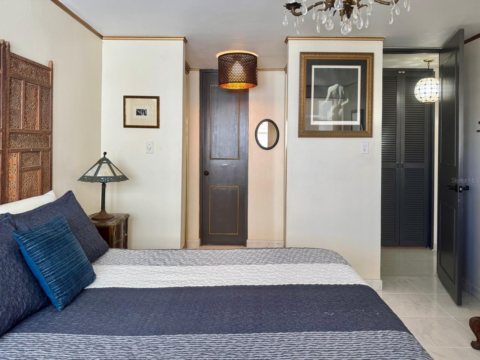 KINGS COURT 76 CONDOMINIUM - Residential Lease