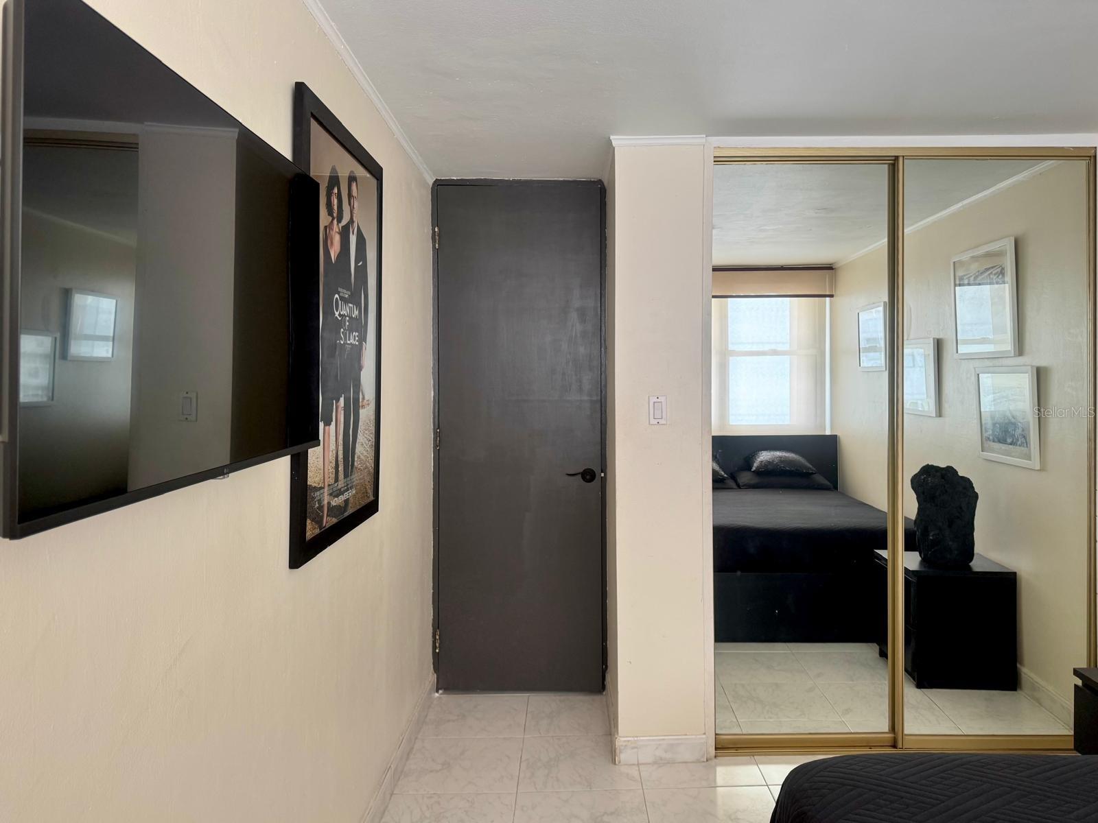 KINGS COURT 76 CONDOMINIUM - Residential Lease