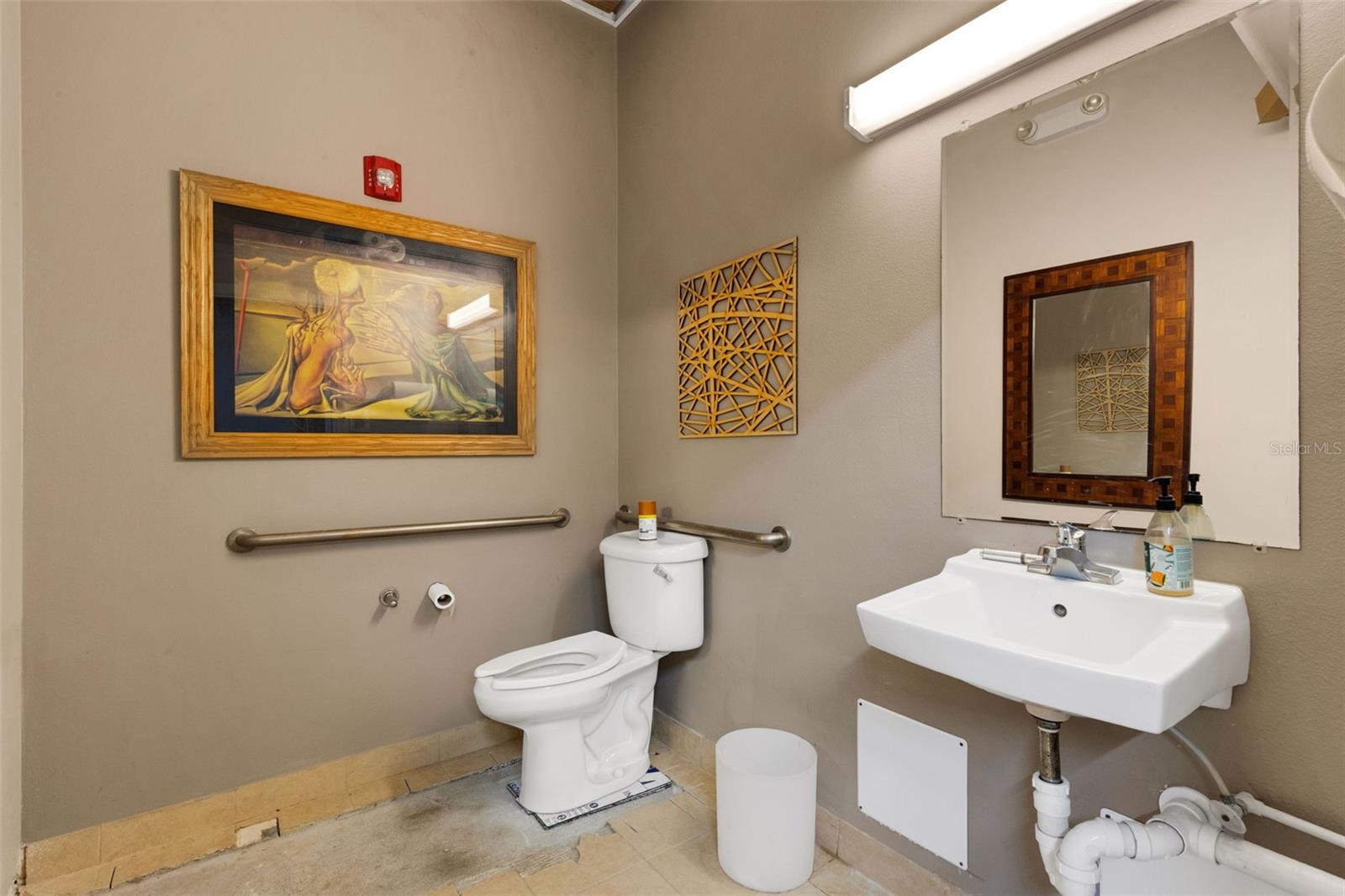 MCINTOSH BUS CENTER - Commercial Sale