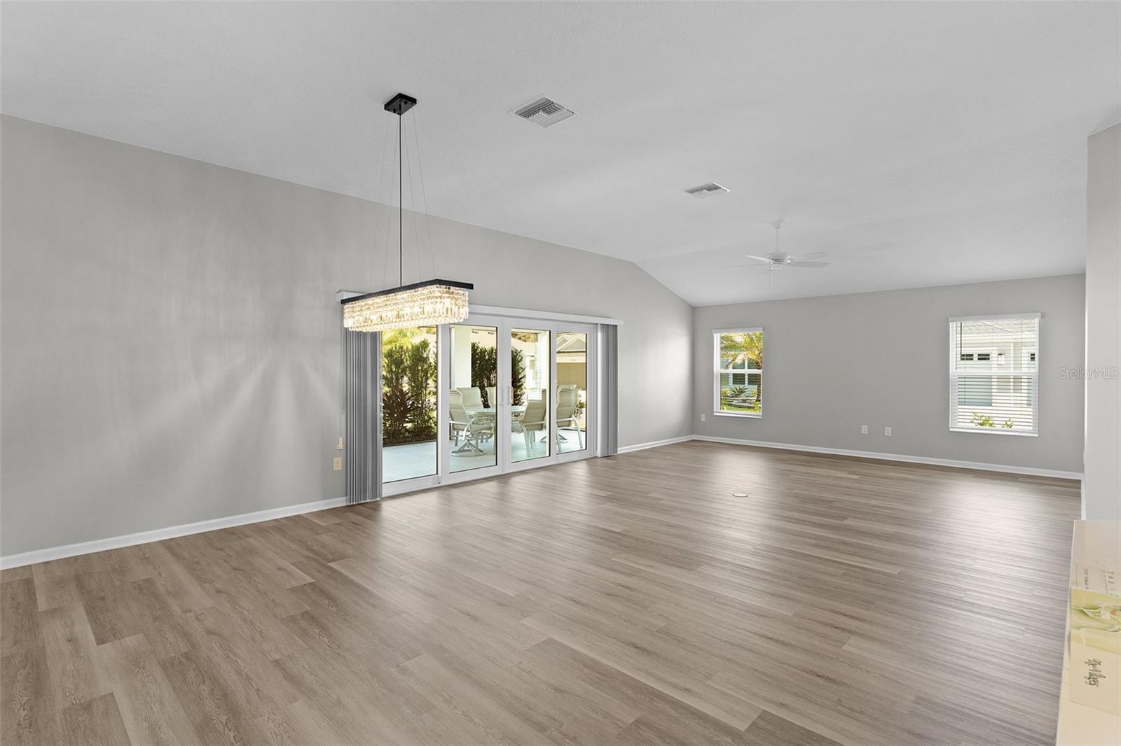 VILLAGES/WEST LAKE UN 66 - Residential