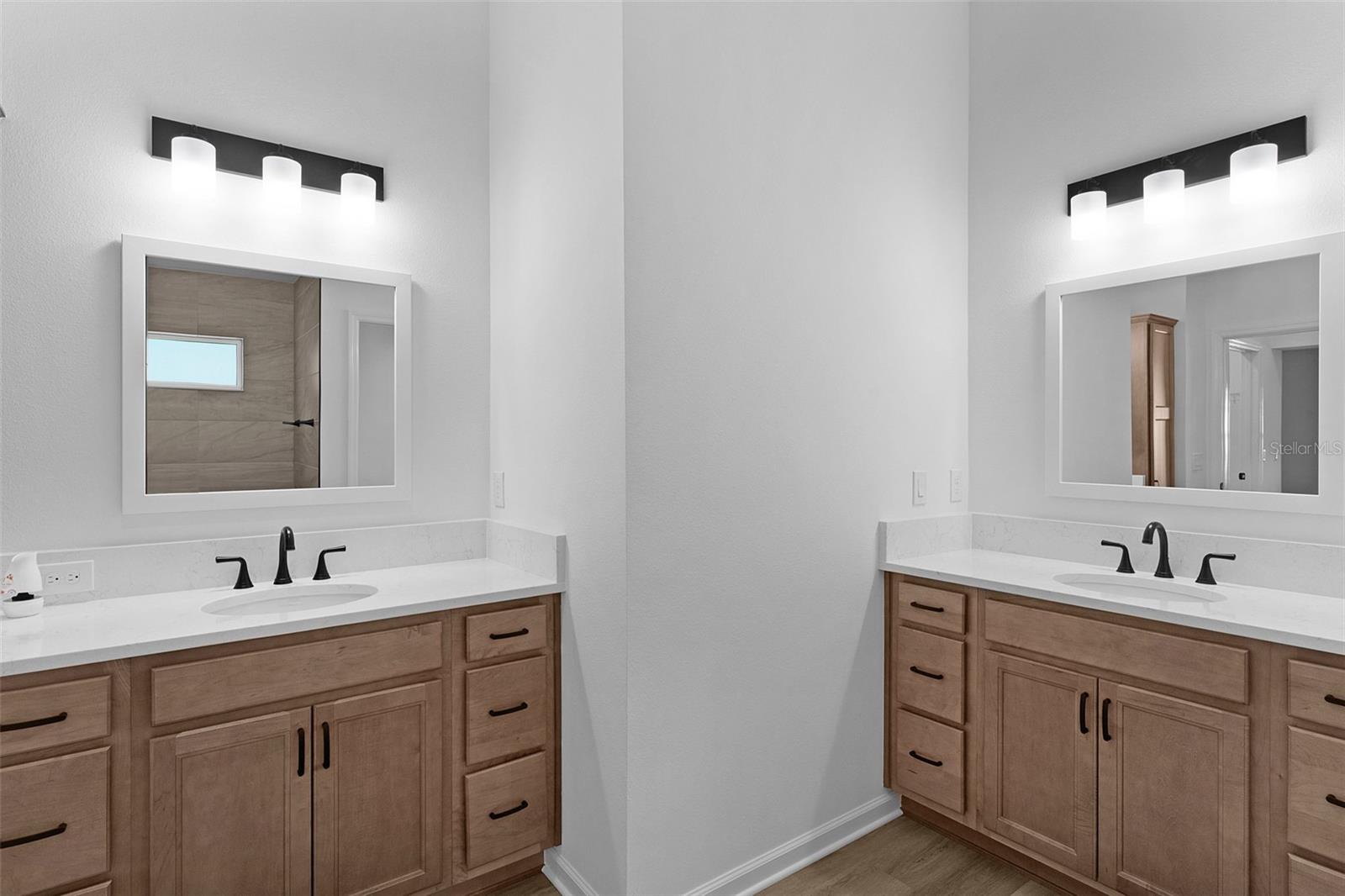 VILLAGES/WEST LAKE UN 66 - Residential