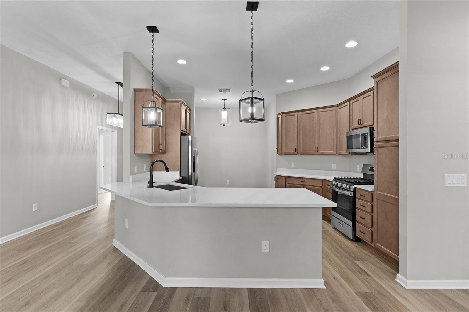 VILLAGES/WEST LAKE UN 66 - Residential