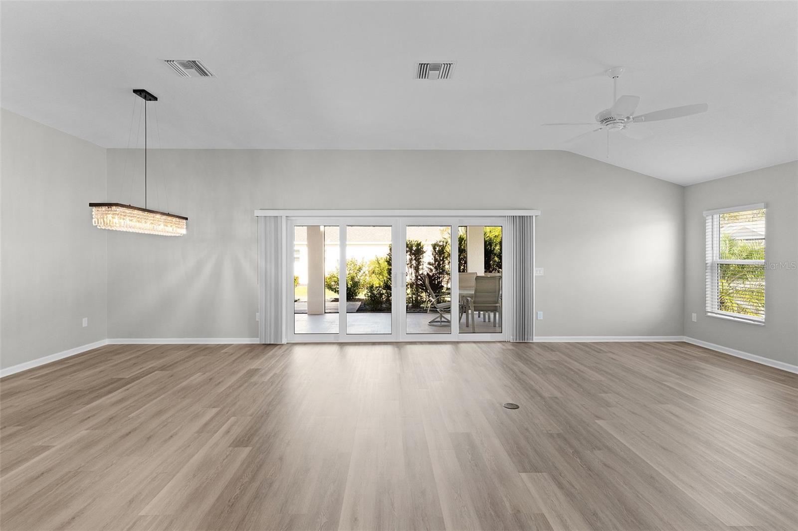 VILLAGES/WEST LAKE UN 66 - Residential