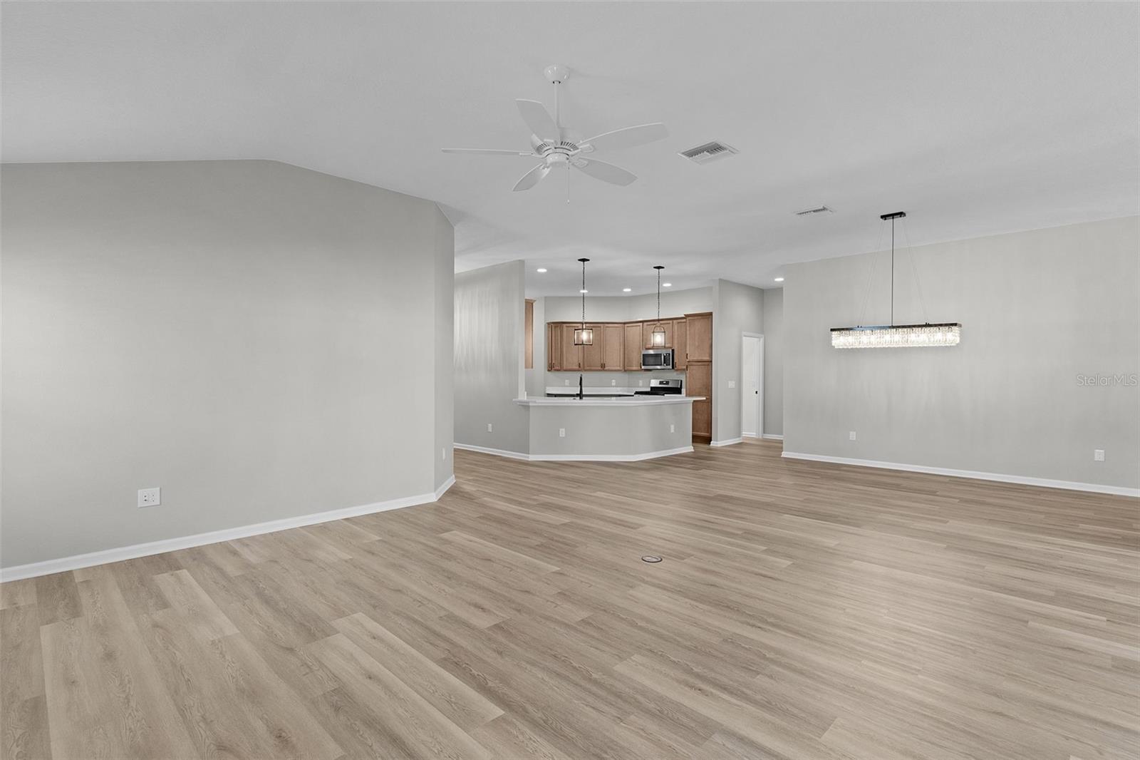 VILLAGES/WEST LAKE UN 66 - Residential