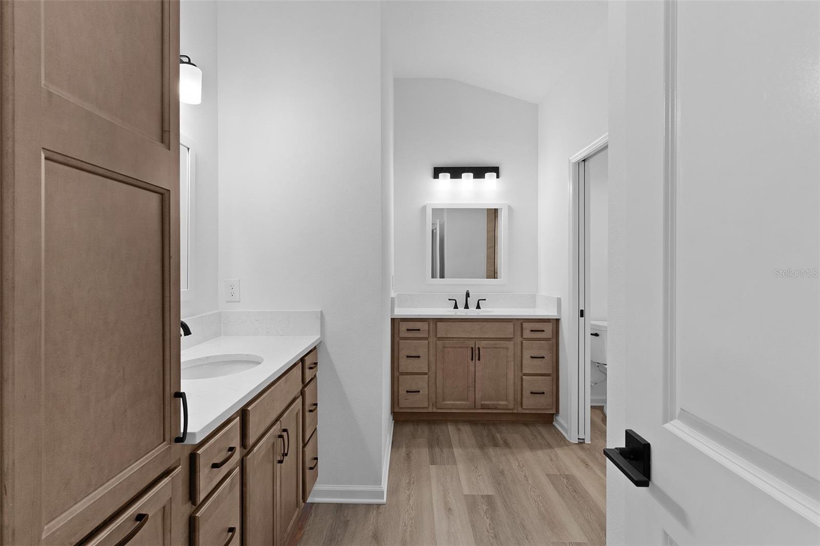 VILLAGES/WEST LAKE UN 66 - Residential