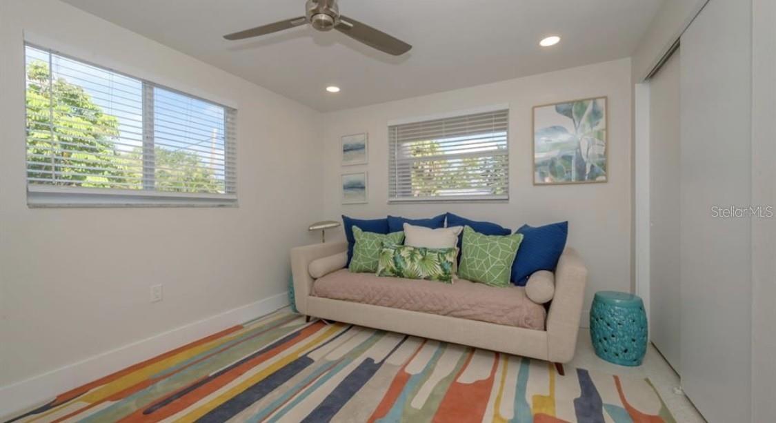 SOUTH GATE - Residential