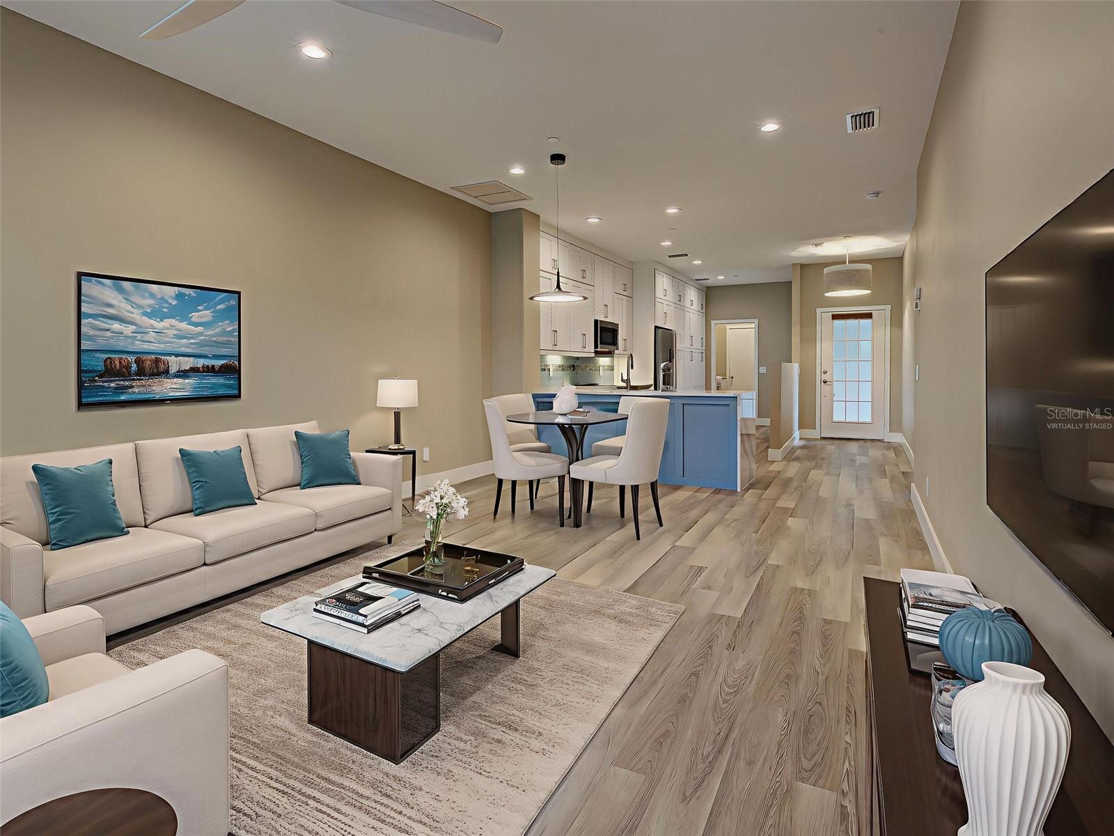 PELICAN POINTE GOLF & COUNTRY CLUB - Residential