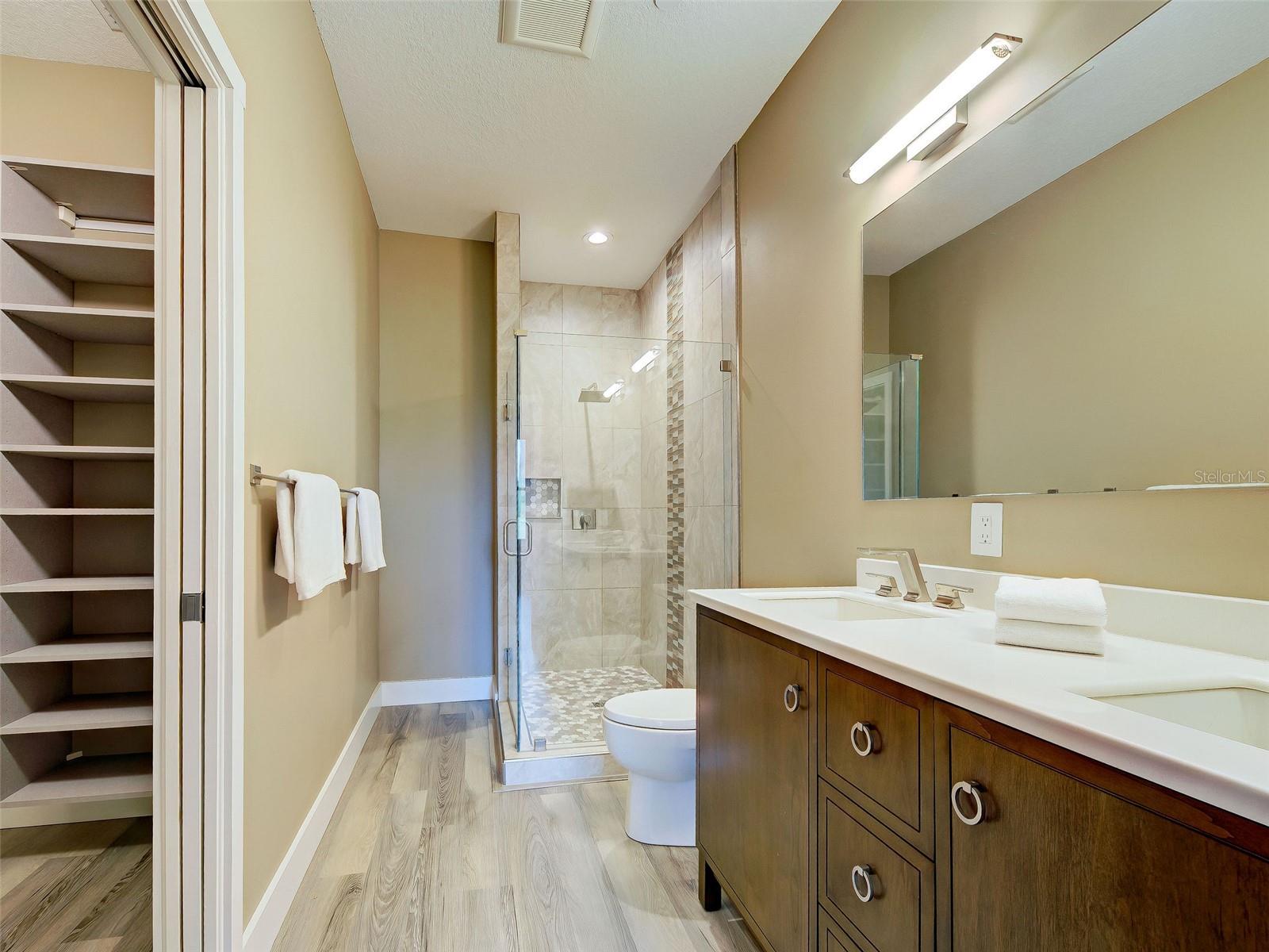 PELICAN POINTE GOLF & COUNTRY CLUB - Residential