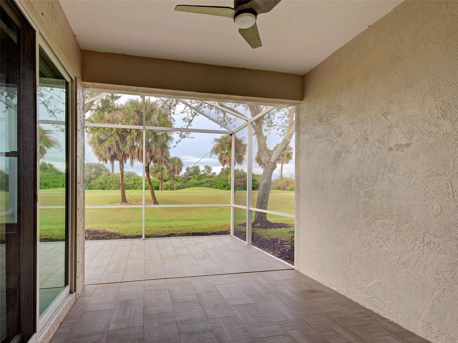 PELICAN POINTE GOLF & COUNTRY CLUB - Residential