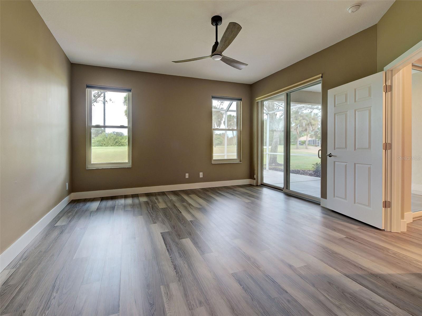 PELICAN POINTE GOLF & COUNTRY CLUB - Residential