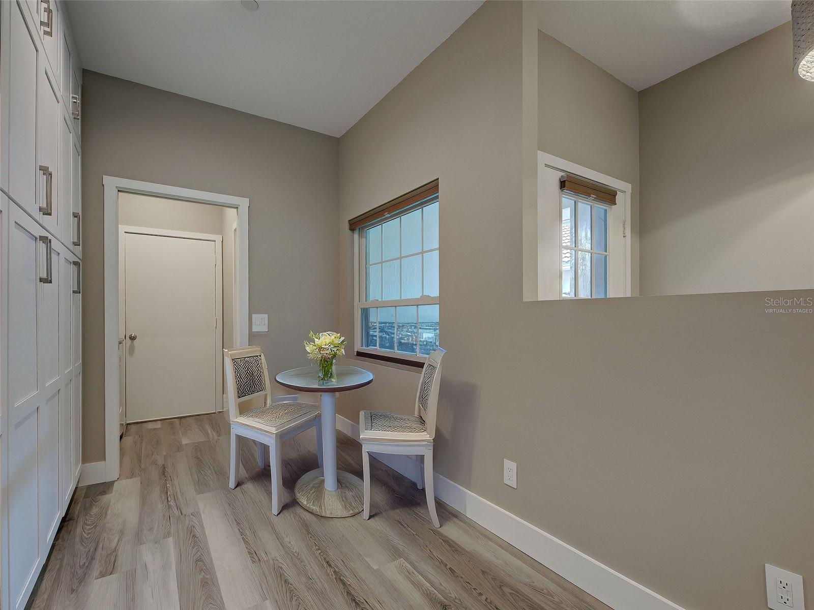 PELICAN POINTE GOLF & COUNTRY CLUB - Residential