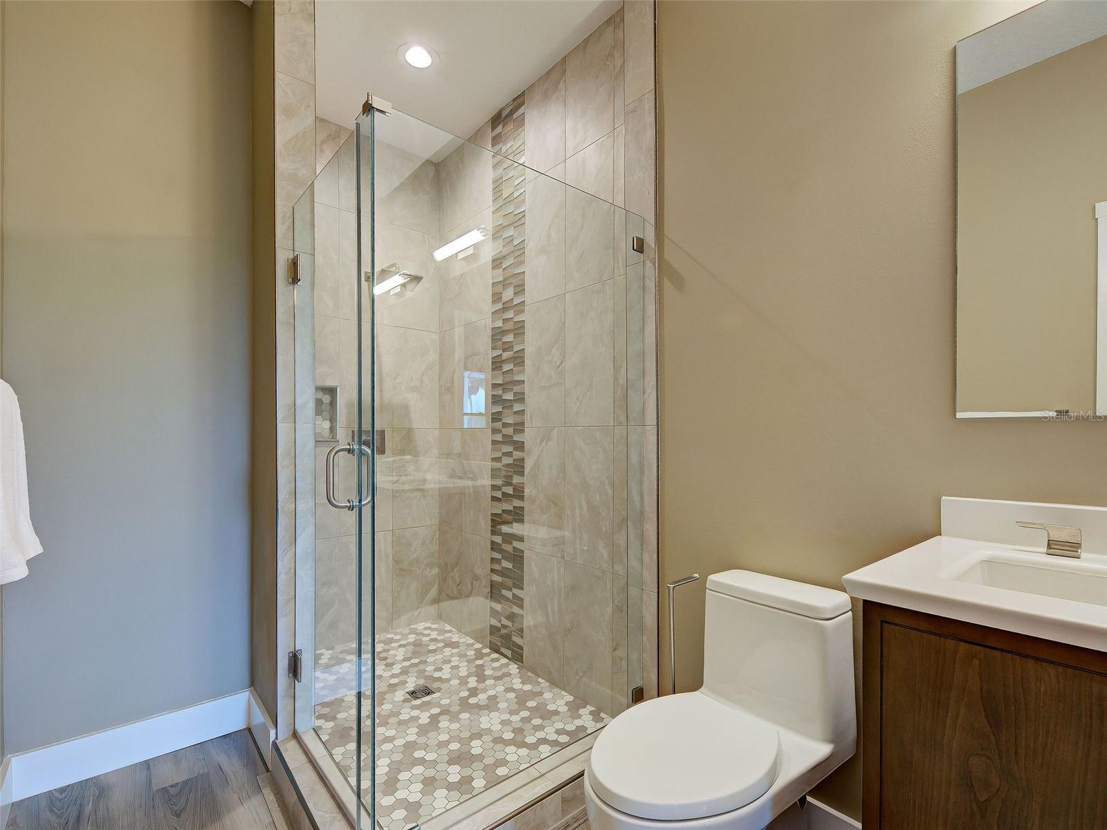 PELICAN POINTE GOLF & COUNTRY CLUB - Residential