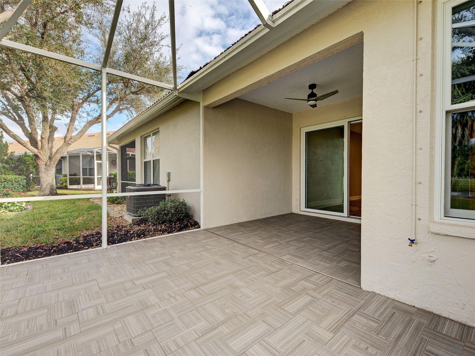 PELICAN POINTE GOLF & COUNTRY CLUB - Residential