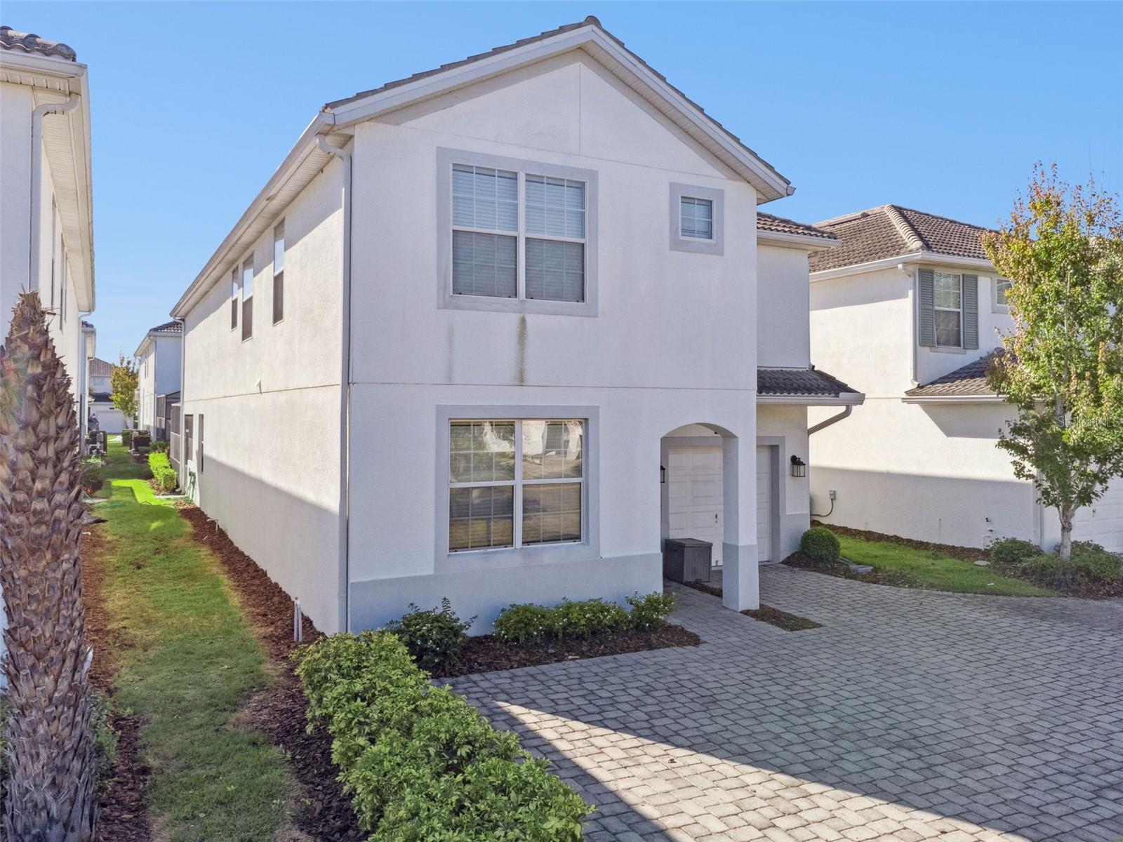 STOREY LAKE - Residential