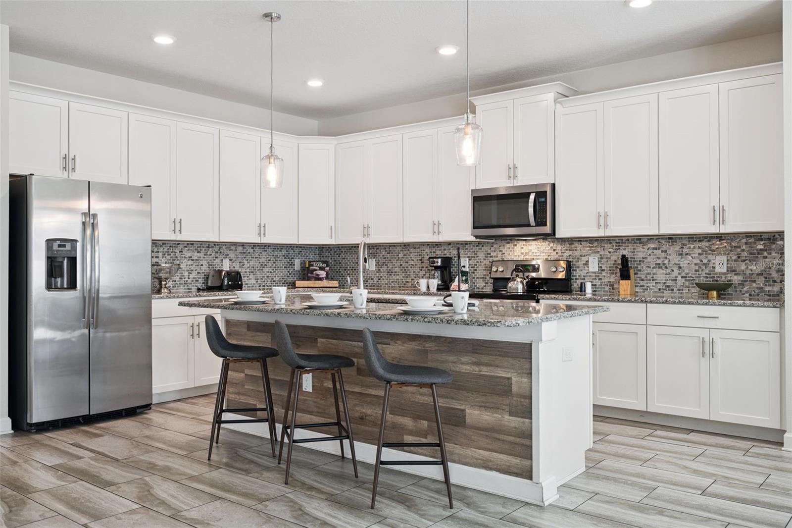 STOREY LAKE - Residential