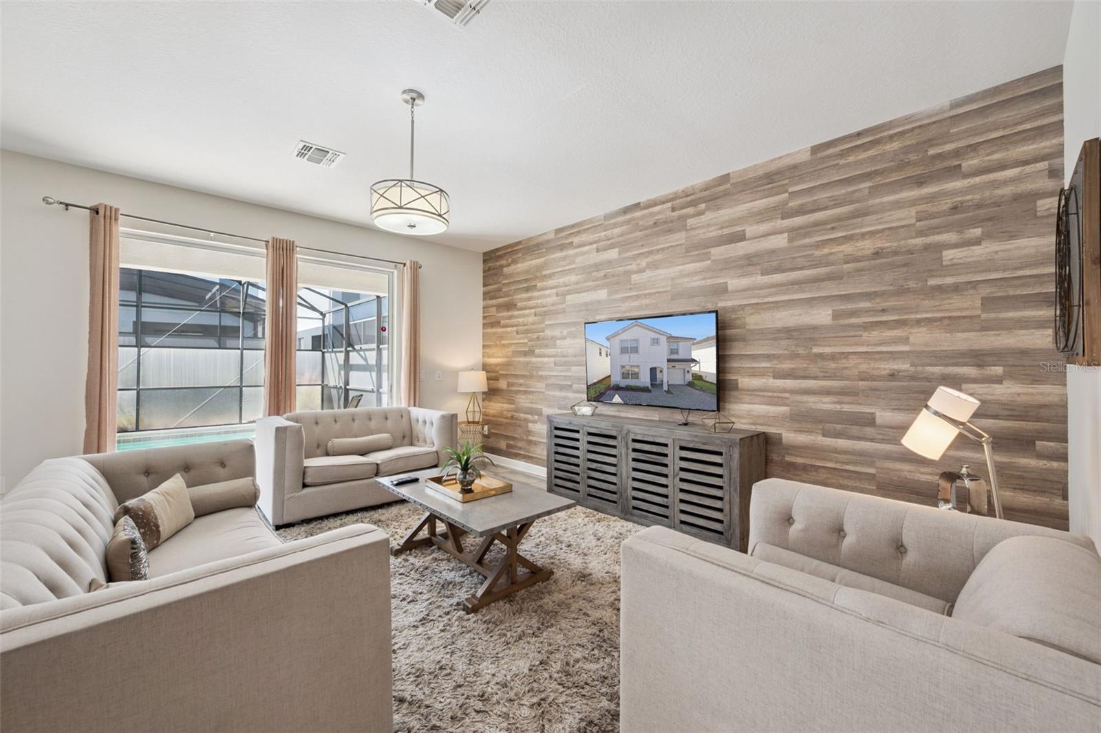 STOREY LAKE - Residential