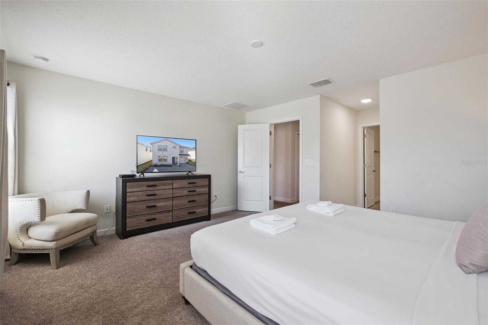 STOREY LAKE - Residential