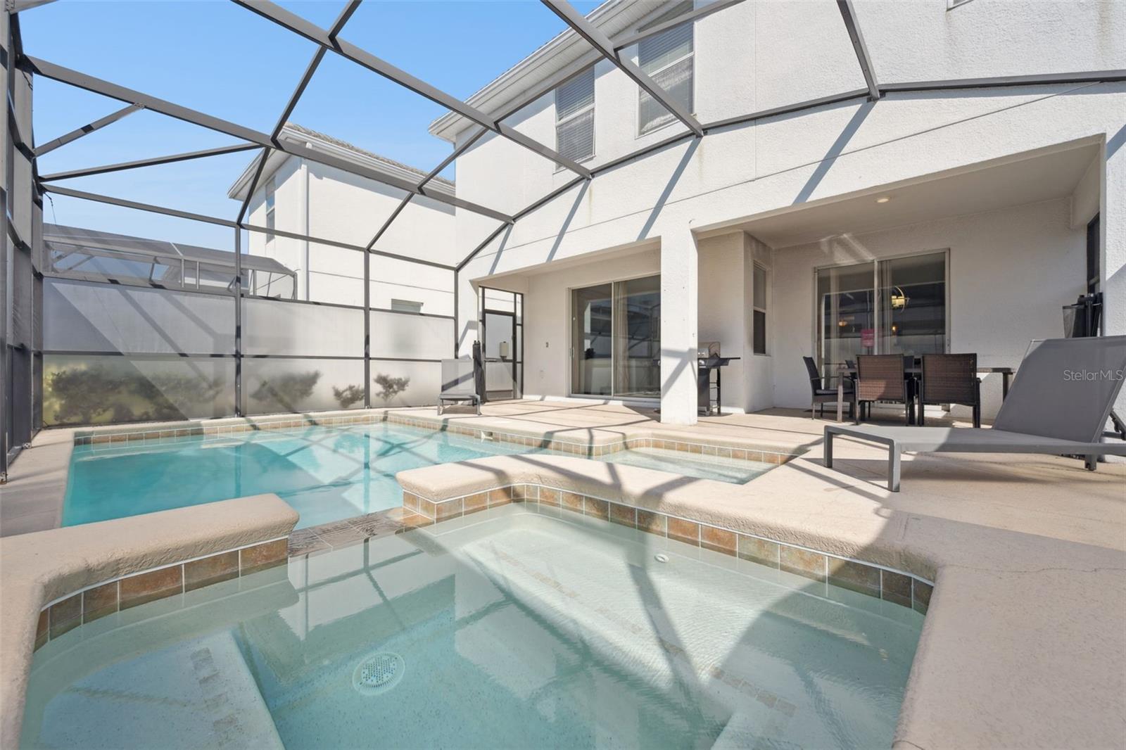 STOREY LAKE - Residential