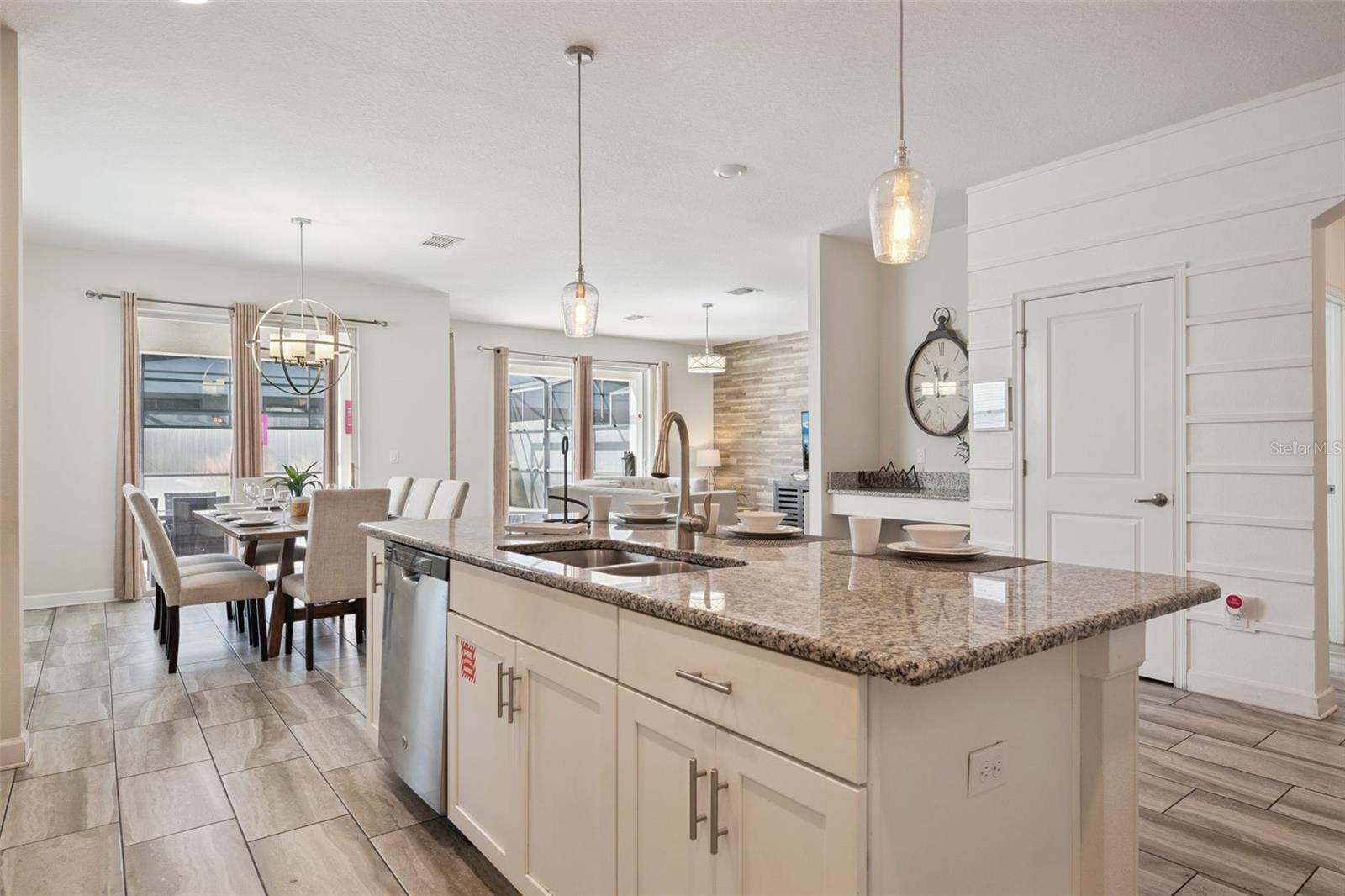 STOREY LAKE - Residential