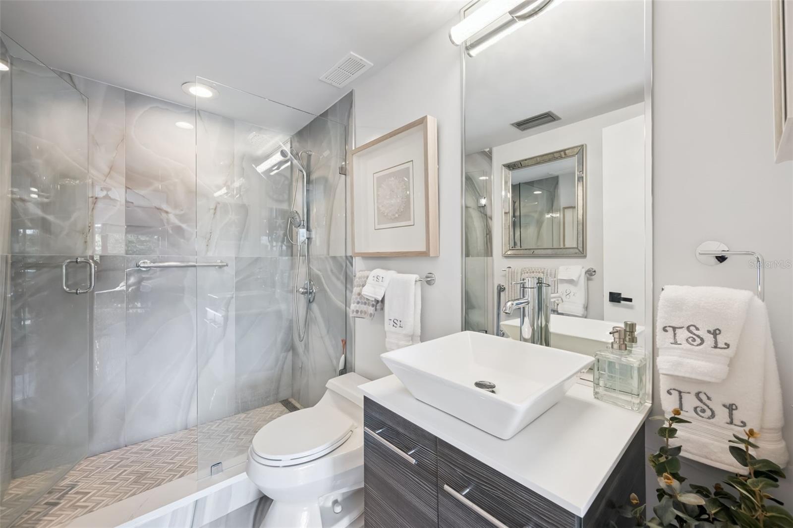 BAY VIEW RESERVE CONDO - Residential