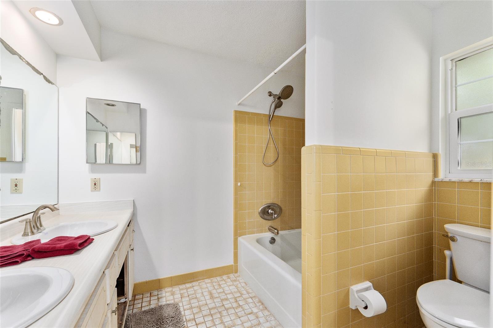 PINE HILL ESTATES - Residential