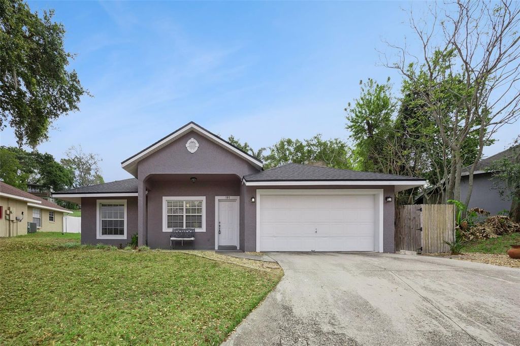 Photo of 191 Sunnyside Dr, Clermont, FL 34711 (MLS # G5109415)