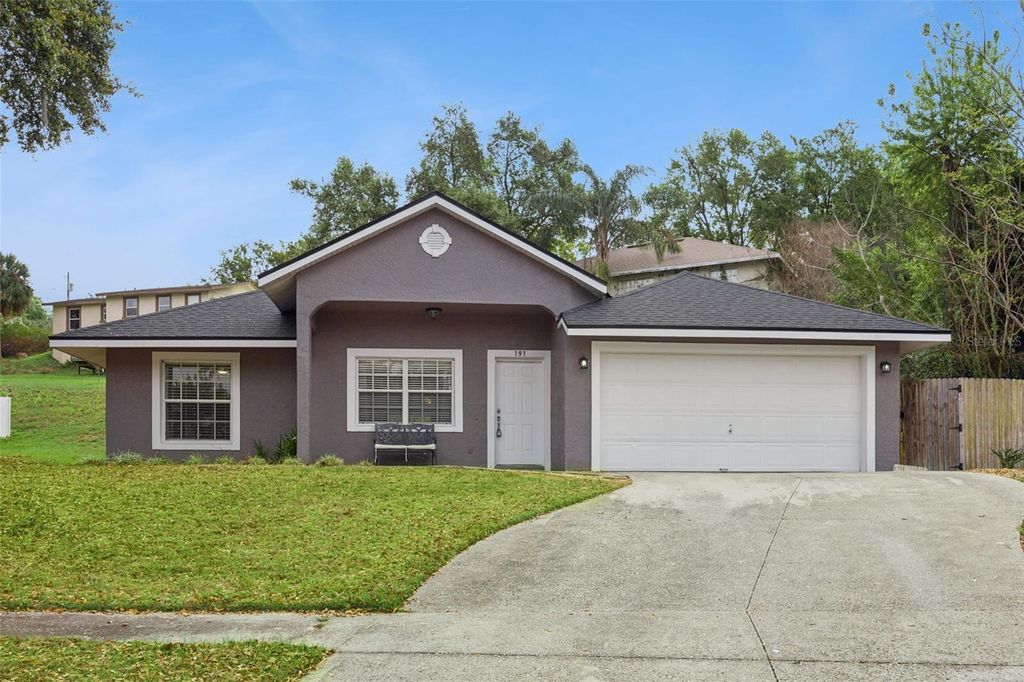Photo of 191 Sunnyside Dr, Clermont, FL 34711 (MLS # G5109415)