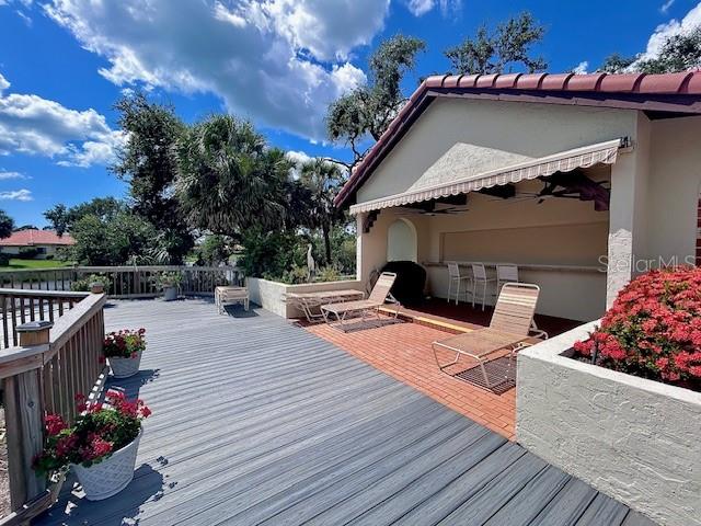 LAUREL HOLLOW - Residential Lease