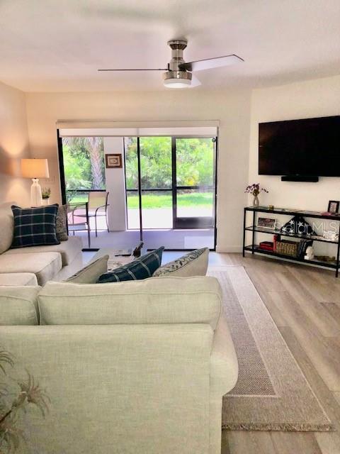 LAUREL HOLLOW - Residential Lease