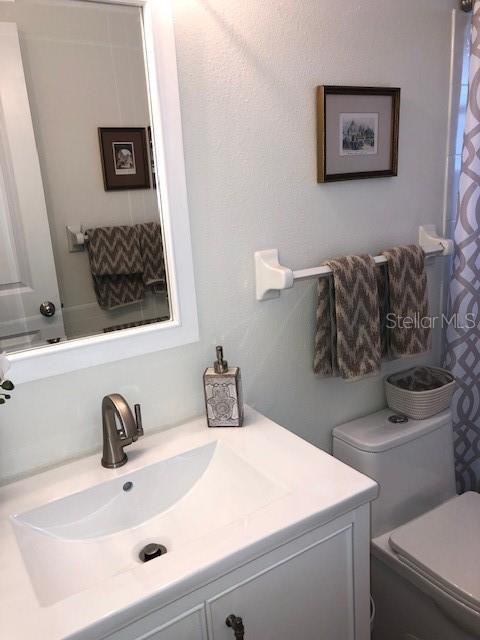 LAUREL HOLLOW - Residential Lease
