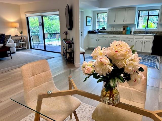 LAUREL HOLLOW - Residential Lease