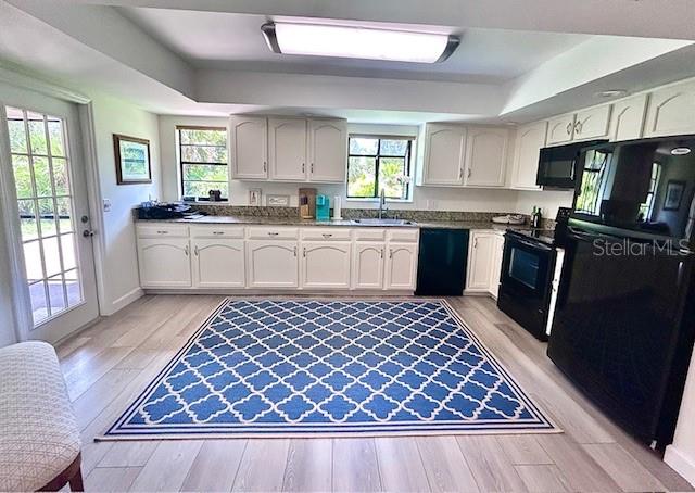 LAUREL HOLLOW - Residential Lease
