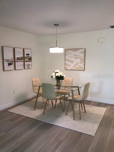 LAUREL HOLLOW - Residential Lease
