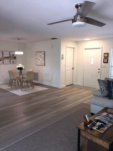 LAUREL HOLLOW - Residential Lease