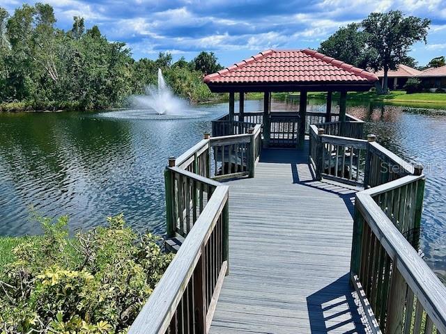 LAUREL HOLLOW - Residential Lease