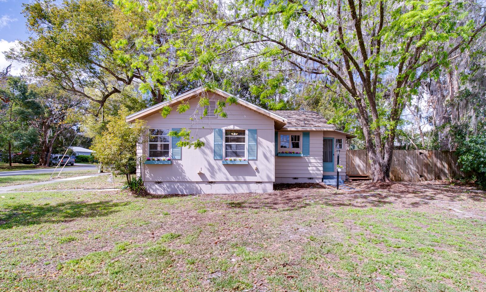201 W CENTRAL AVENUE