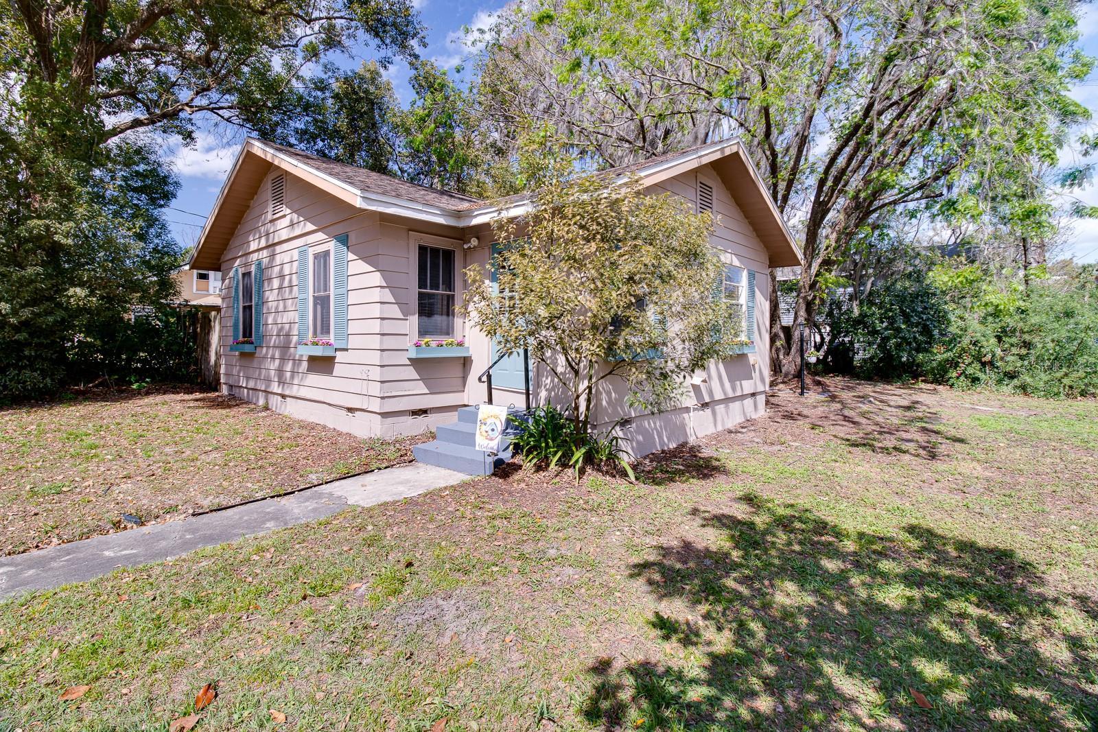 201 W CENTRAL AVENUE