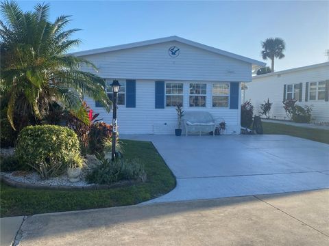 A home in WINTER HAVEN