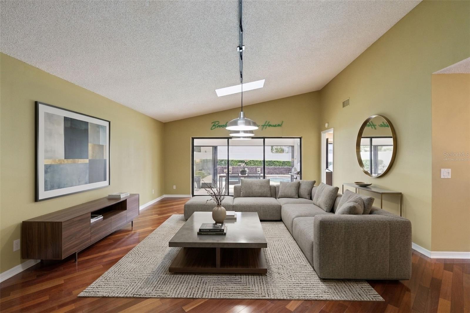 CORTLAND PARK - Residential