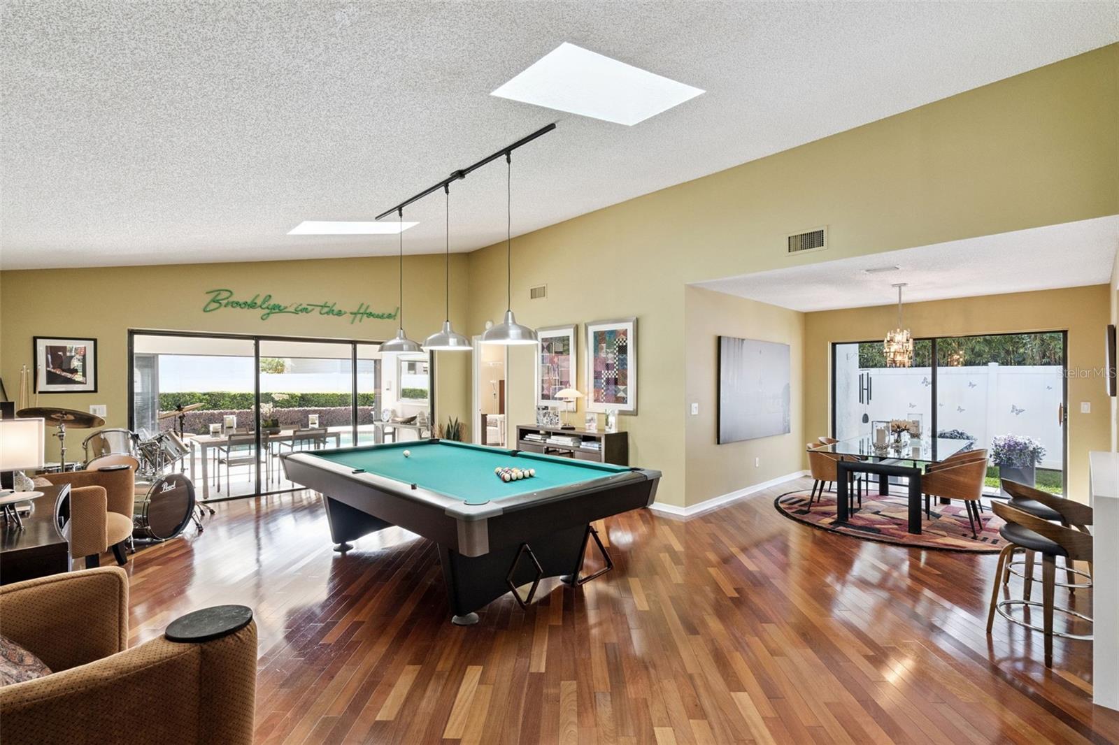 CORTLAND PARK - Residential