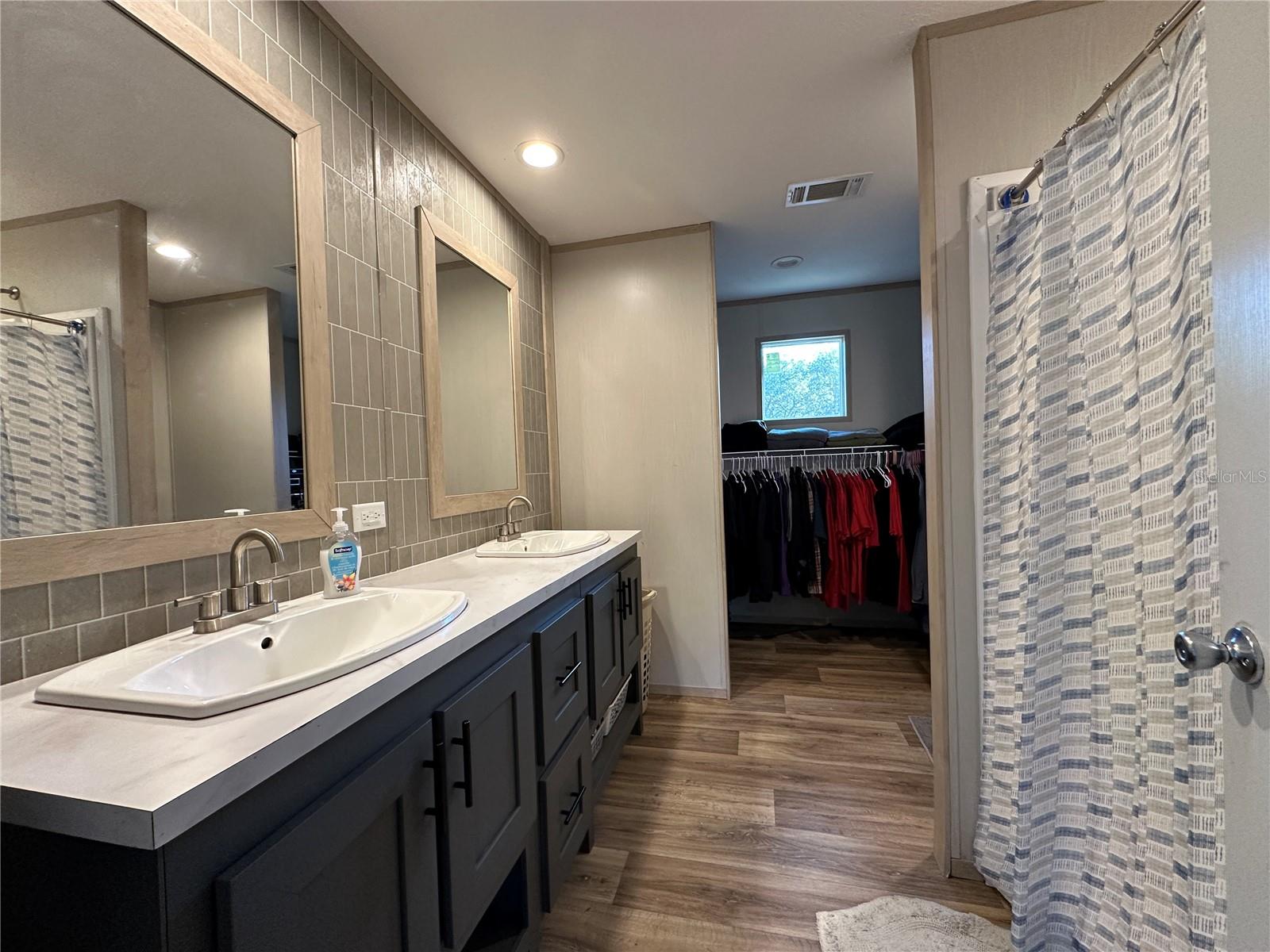 WILLISTON HIGHLANDS UNIT 7 - Residential