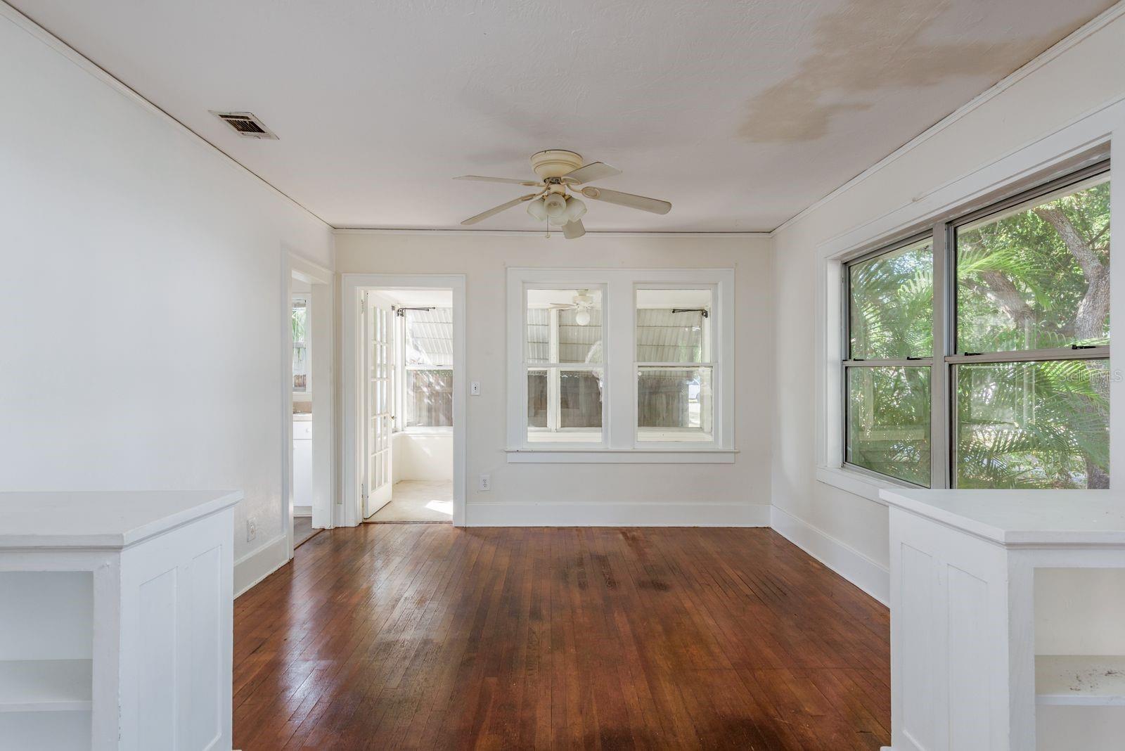 SHADOW LAWN - Residential