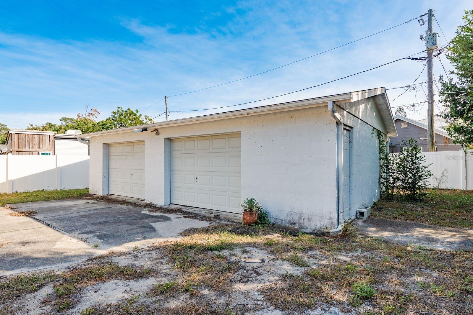 SHADOW LAWN - Residential