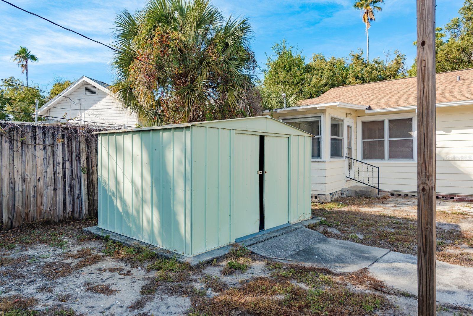 SHADOW LAWN - Residential