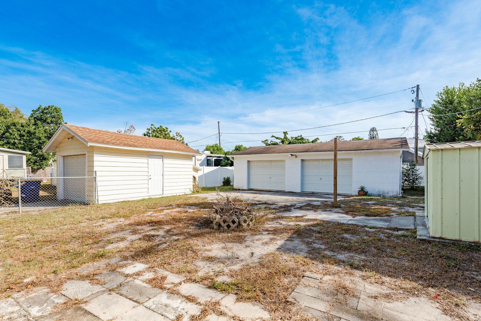 SHADOW LAWN - Residential